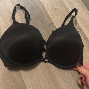 Victoria’s Secret bombshell bra 32D push-up 2 cups extra push up